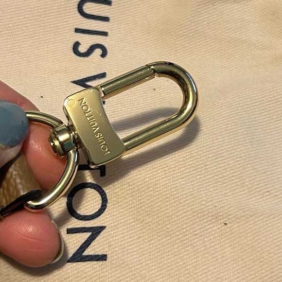 LV Reverse Monogram crossbody strap - Picture 5 of 5